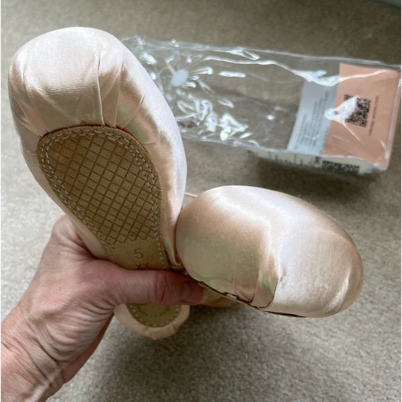NWT Nikolay 3007 “Pro” Pointe Shoes 5XX - Picture 2 of 6